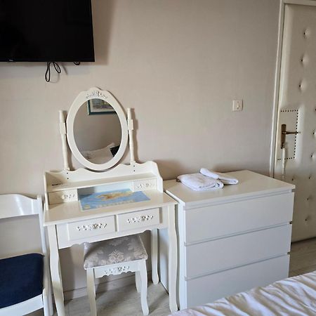 Bed And Breakfast Blue In Blue Komiža 外观 照片